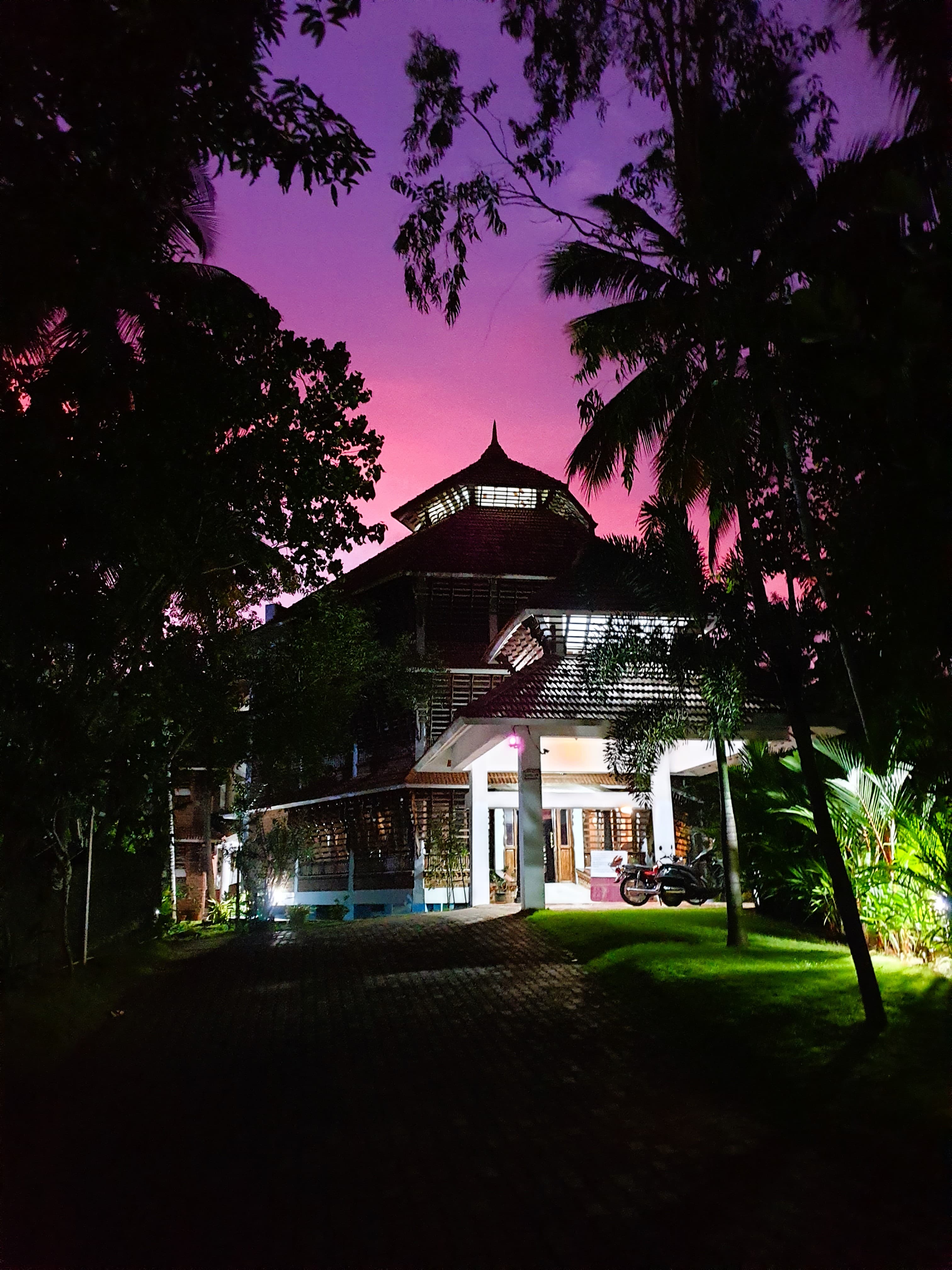 Cottage / Resort Exterior